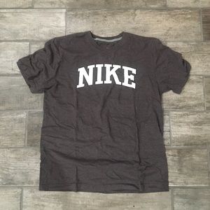 Nike T-shirt women’s size L